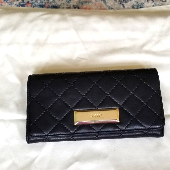 Dkny Bags Nwot Dkny Black Quilted Leather Wallet Poshmark